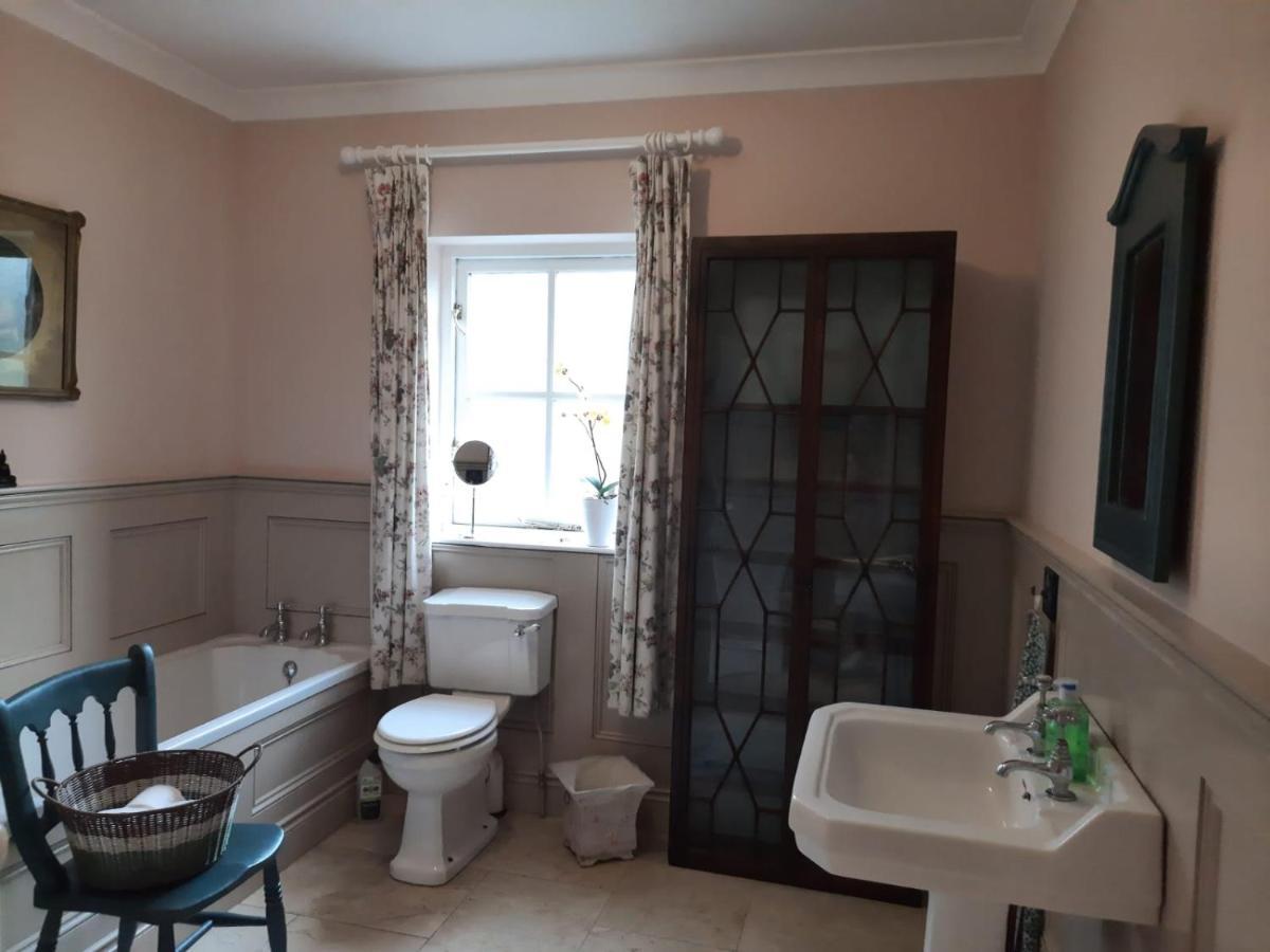 Croagh Patrick Lodge Apartment Westport Buitenkant foto